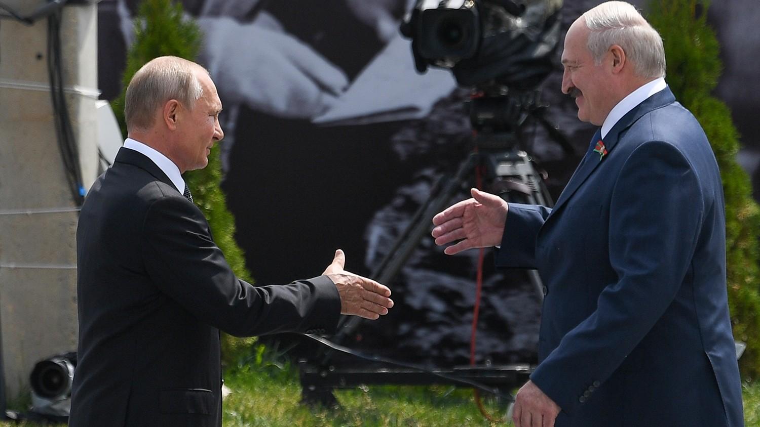 Lukaşenko Moskvaya getməyə qərar verdi -