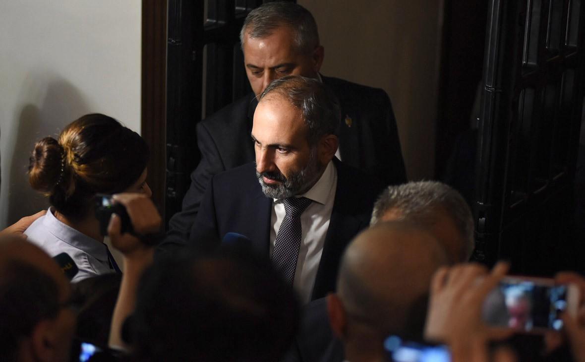 Ermənistan parlamentində Paşinyanın istefası tələb olundu