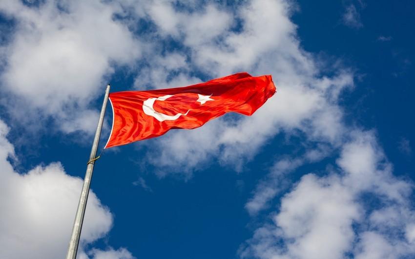 Diasporla İş üzrə Dövlət Komitəsi 46 min manatlıq Türkiyə bayrağı alıb